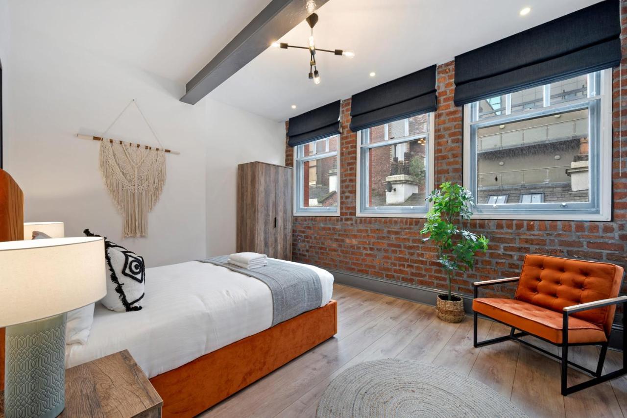 Apartment Host & - Bands Warehouse *